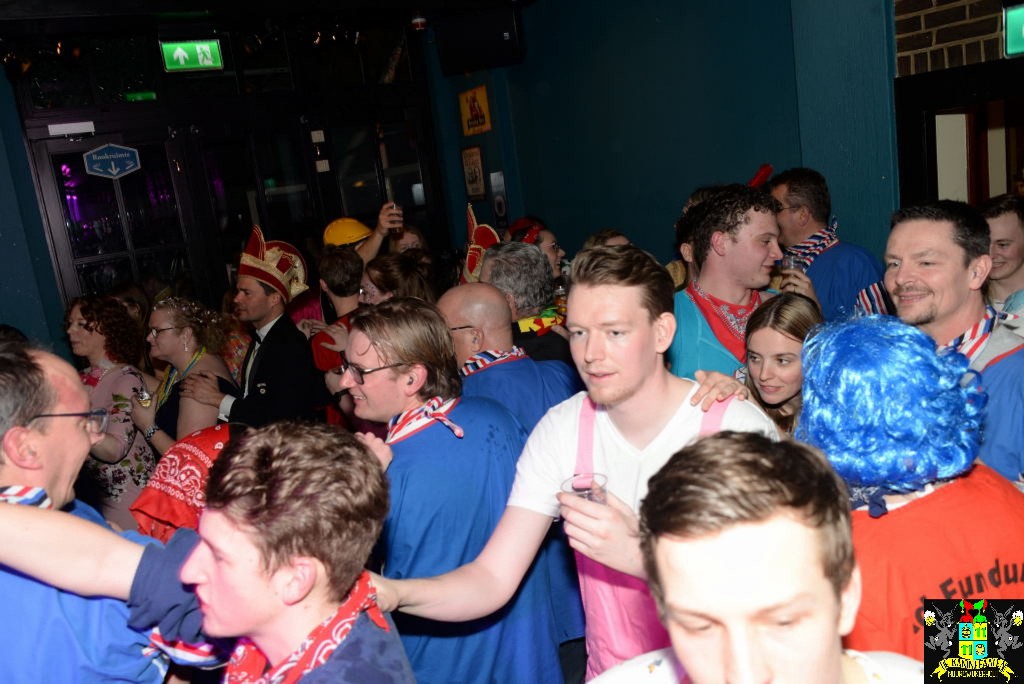 ../Images/Carnavals maandagavond in VdG 261.jpg